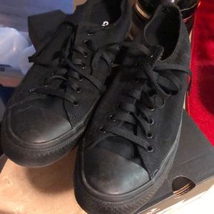 Converse unisex black shoes